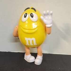 4/$20 Yellow M&M's Figure Case